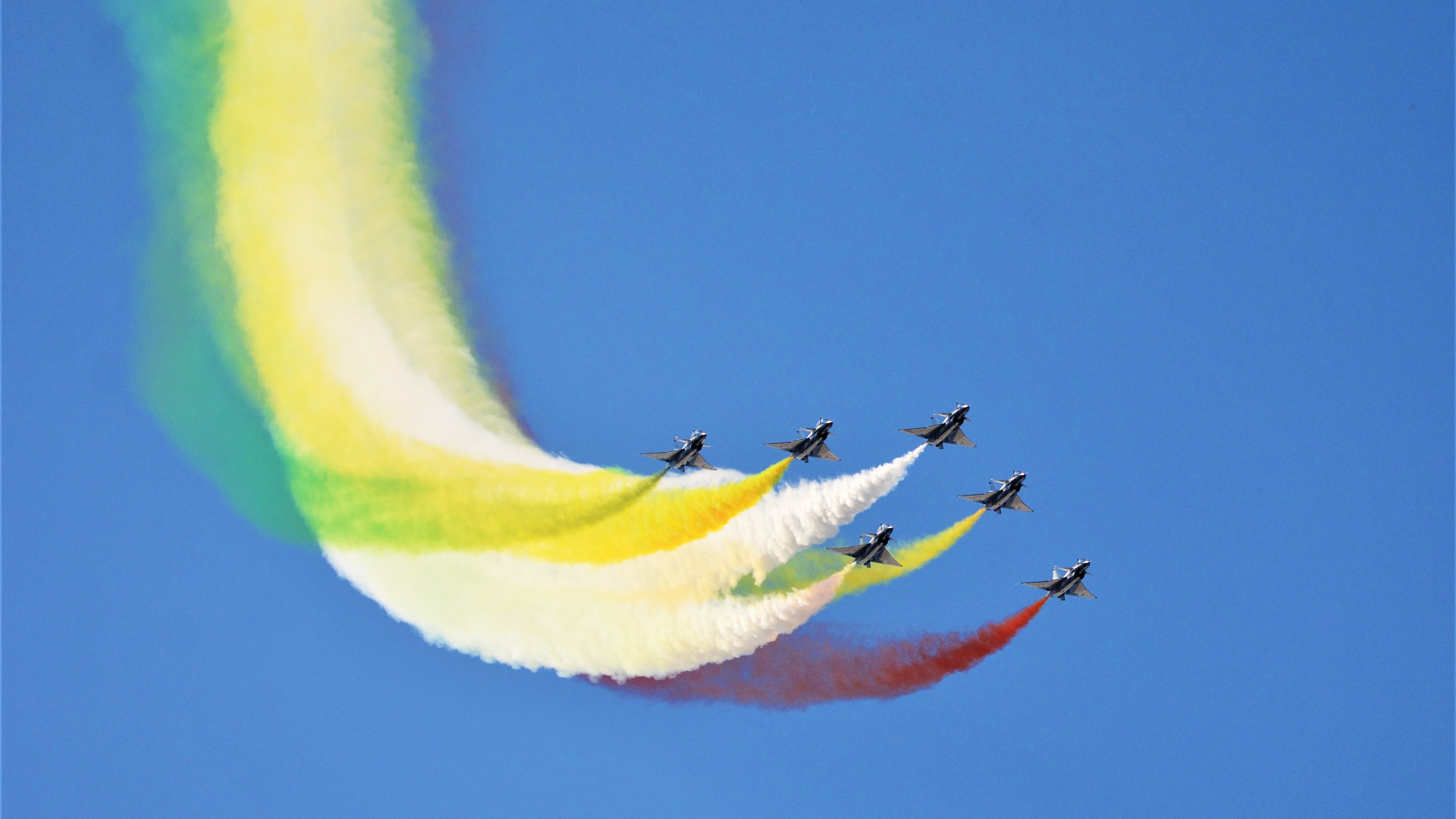 绝杀之夜，巴黎圣日耳曼险胜洪都拉斯黑马，惊心动魄的欧冠对决