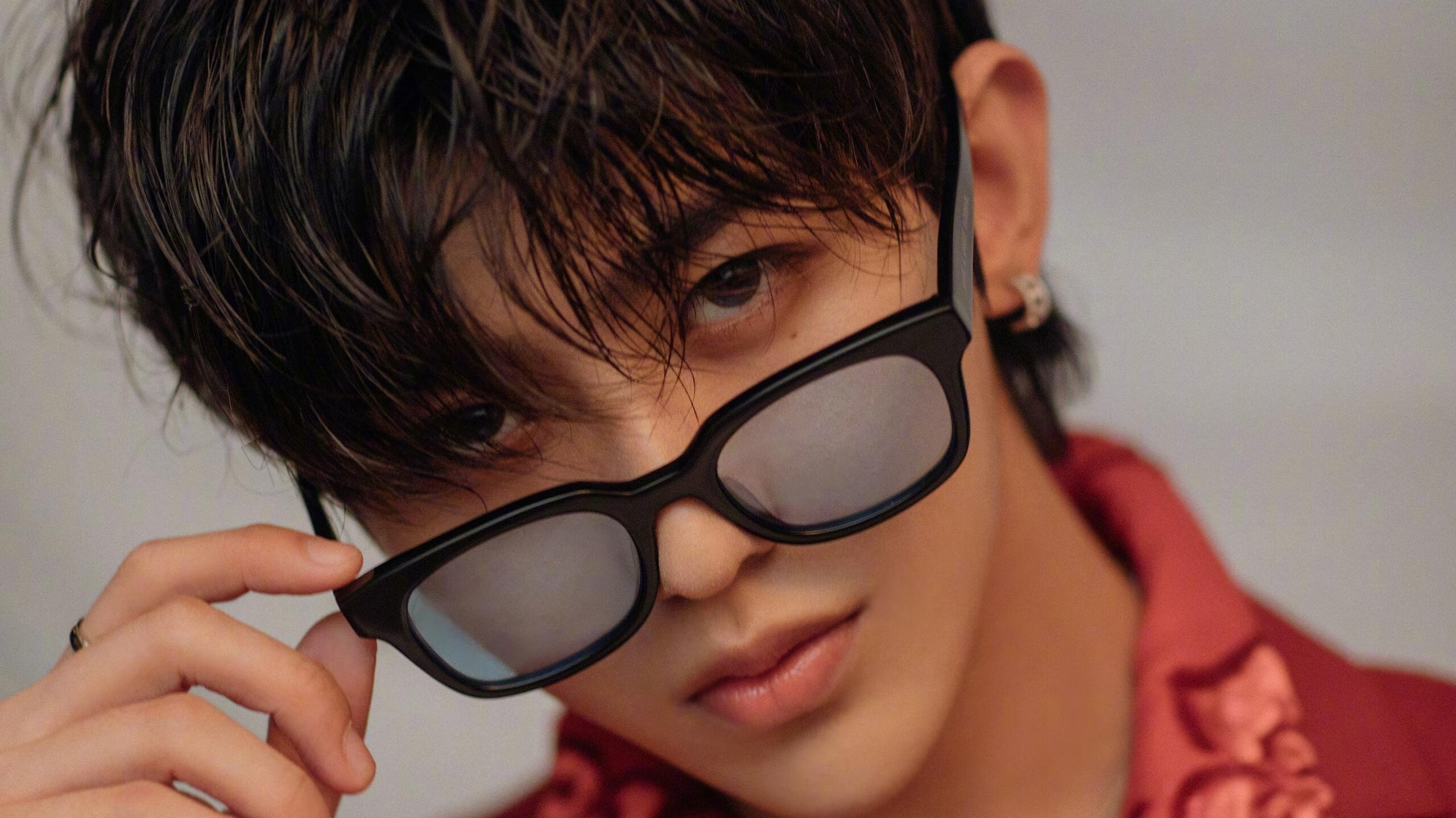 欧冠淘汰赛之夜，沉默后爆发的东方闪电